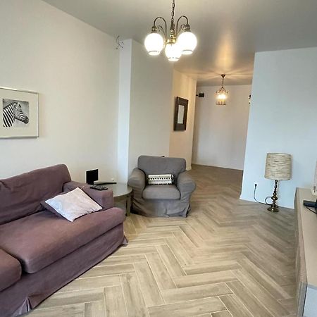 Tamuna'S Cozy Apartment Batumi Bagian luar foto