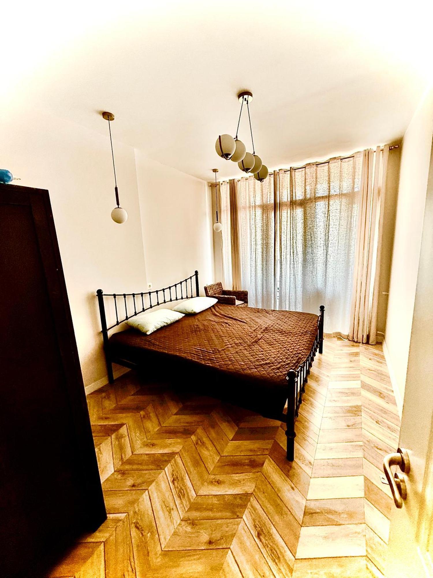 Tamuna'S Cozy Apartment Batumi Bagian luar foto